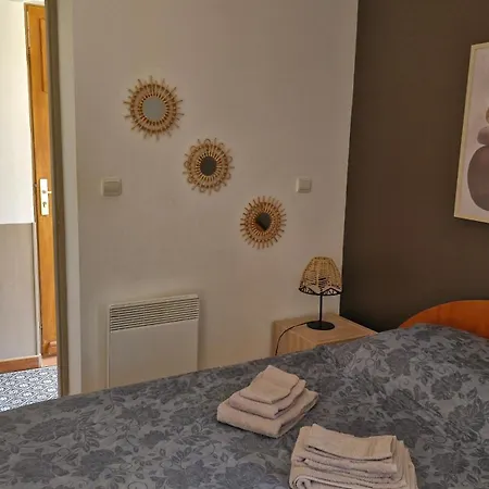 Mini 72, Avec Piscine. Semesterbostad Serra-di-Ferro (Corsica)