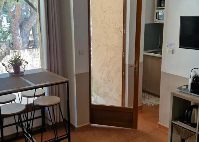 Mini 72, Avec Piscine. Casa de Férias Serra-di-Ferro (Corsica)