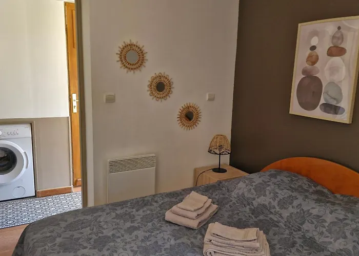 Mini 72, Avec Piscine. Casa de Férias Serra-di-Ferro (Corsica)